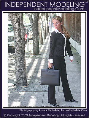 Tampa independent model Lisa Marie Lowrey. Modeling portfolio photograph by photographer C. A. PAssinault, AuroraPhotoArts.Com